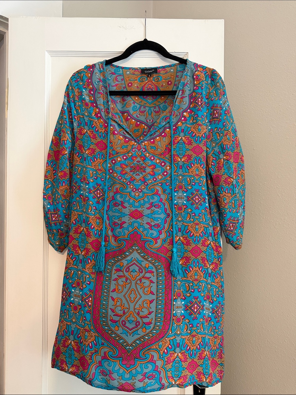 Tolani Turquoise Paisley V-Neck Tunic with Pink & Orange Accents 100% silk
